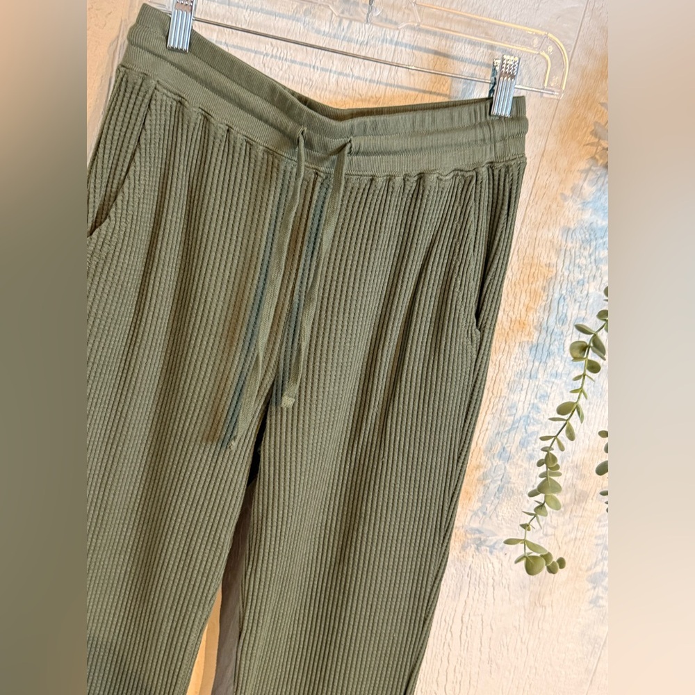 LOUNGE pant NWOT signature green - Picture 3 of 6